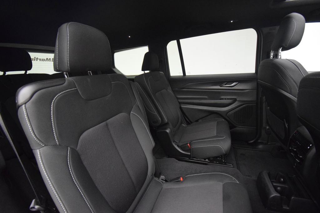 Used 2025 Velvet Red Pearlcoat Jeep Laredo image 27