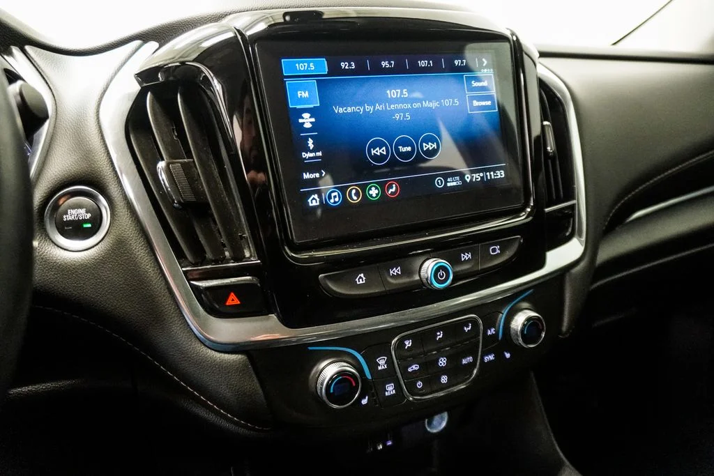 Used 2021 White Chevrolet LT image 23