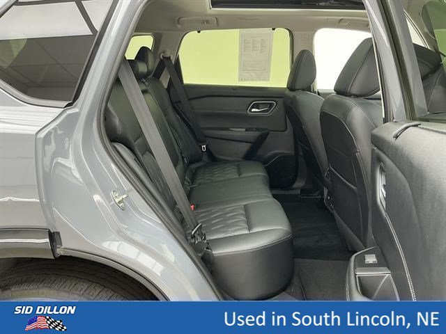 Used 2024 Boulder Gray Pearl Nissan Platinum image 23