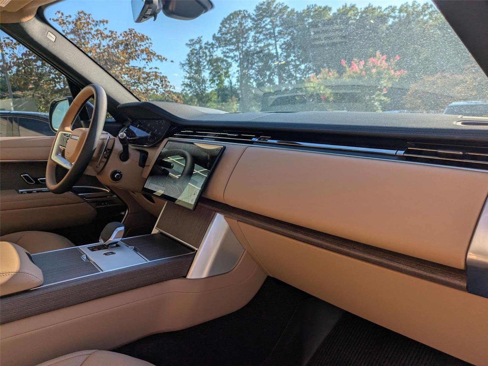 New 2026 Velocity Blue Land Rover SE image 37