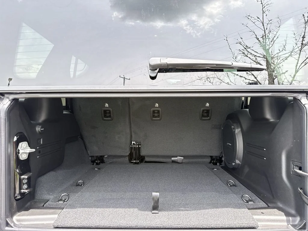New 2026 Black Clear-Coat Exterior Paint Jeep  image 31
