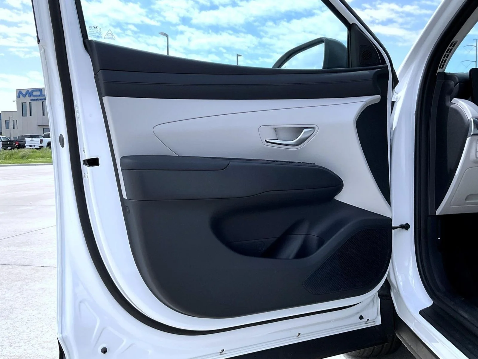 New 2026 White Hyundai SEL image 9