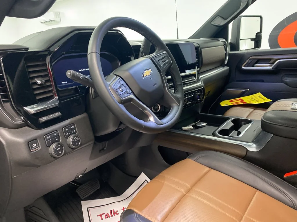 Used 2025 Lakeshore Blue Metallic Chevrolet High Country image 15