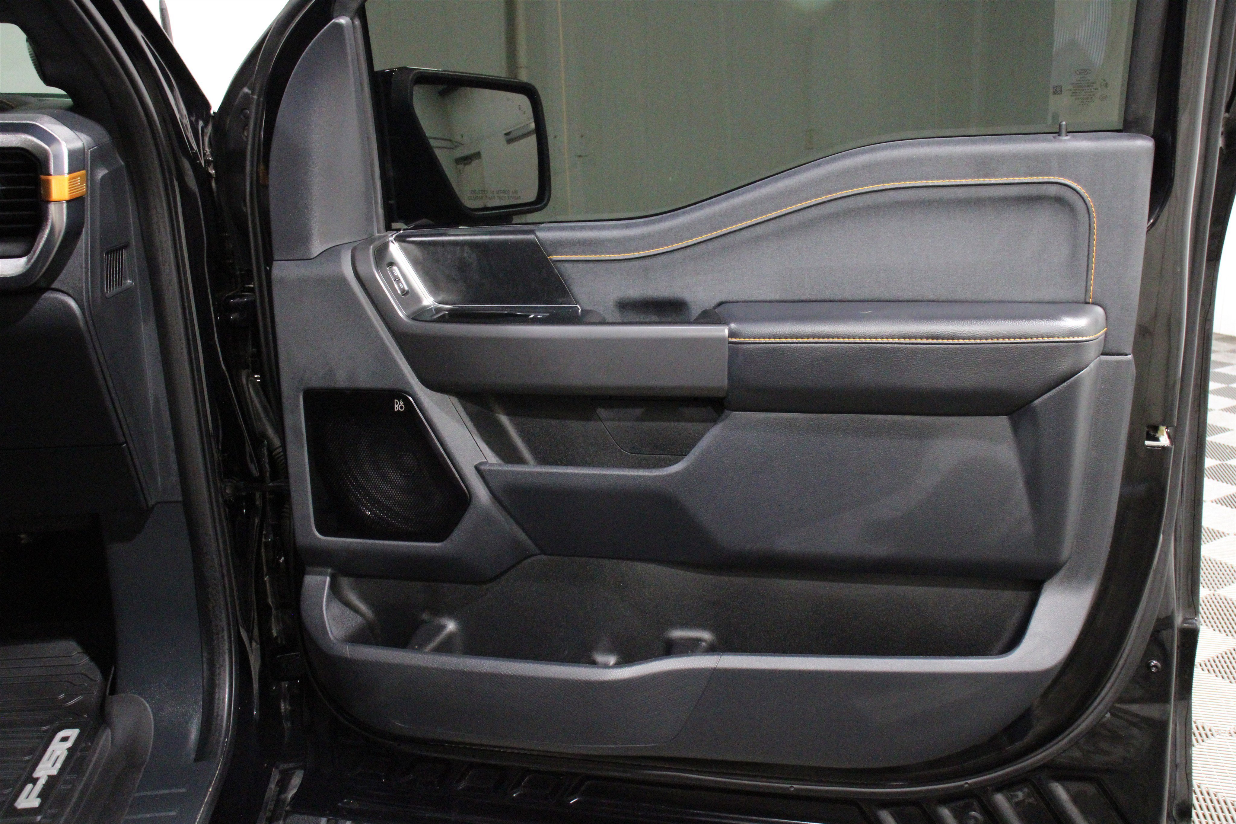 Used 2025 Agate Black Metallic Ford Tremor image 33
