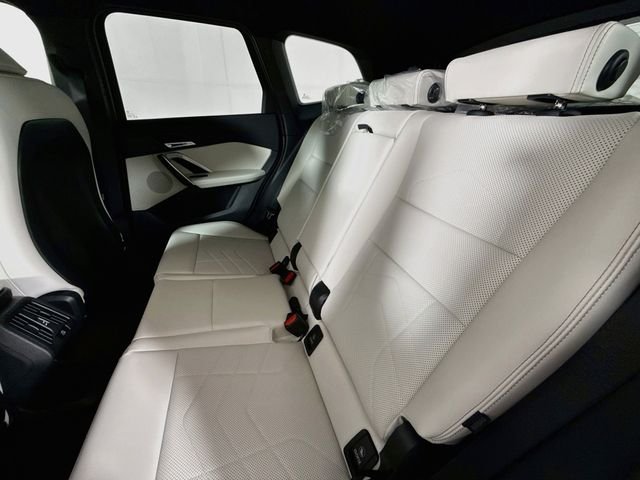 New 2026 White Metallic BMW xDrive28i image 25