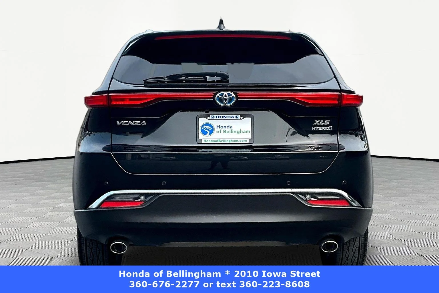 Used 2022 Celestial Black Toyota XLE image 5