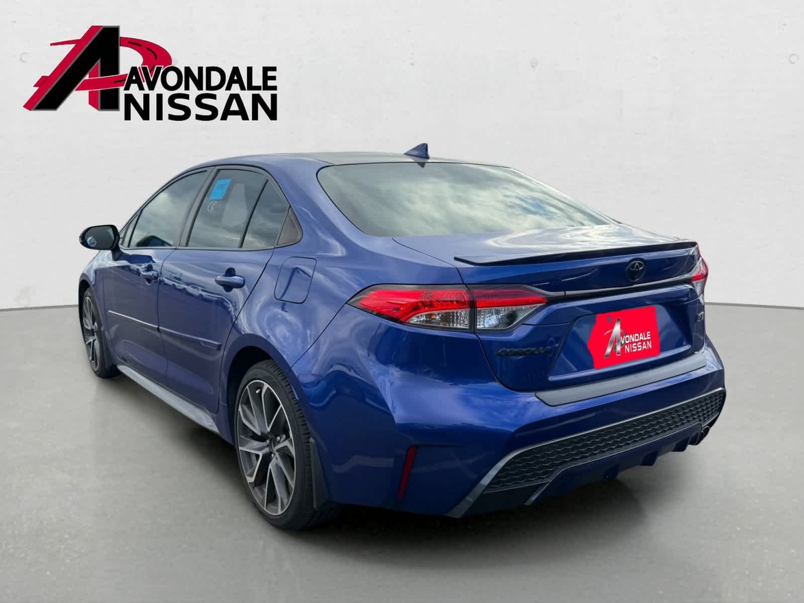 Used 2022 Blue Crush Metallic Toyota SE image 3