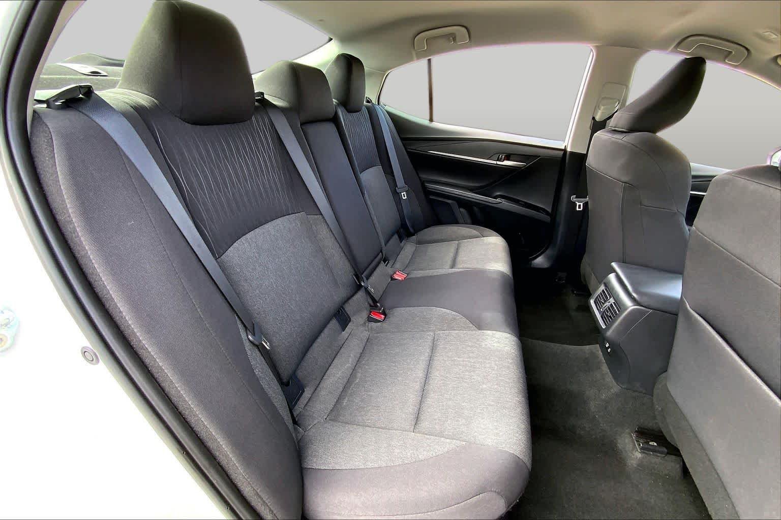 Used 2025 Ice Cap Toyota LE image 19