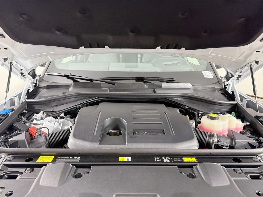 New 2026 Fuji White Land Rover SE 7 Seats image 32