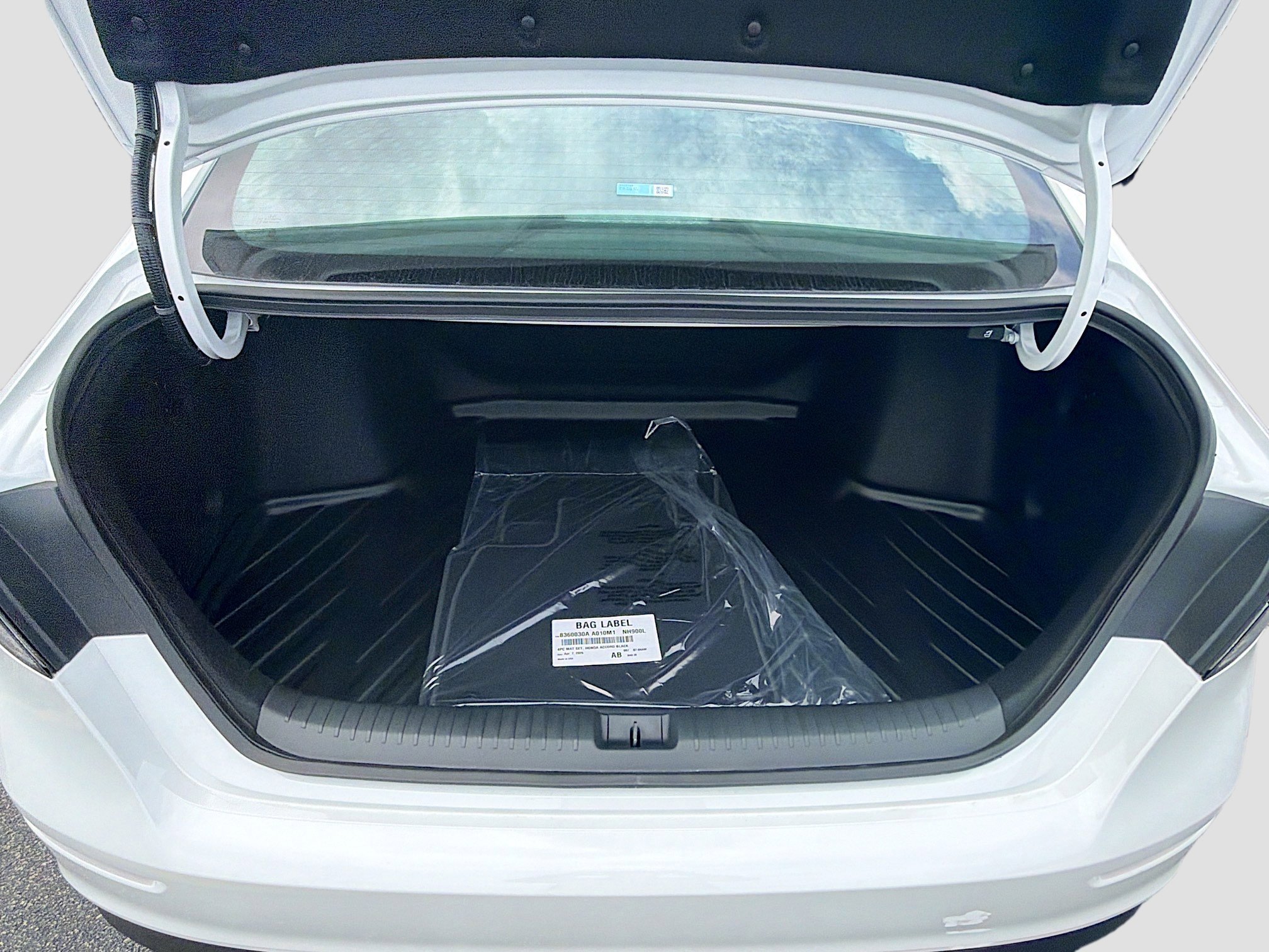 New 2026 Platinum White Pearl Honda LX image 21