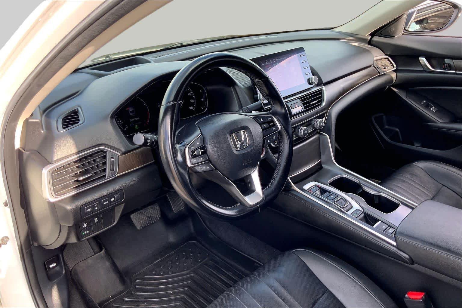 Used 2021 Platinum White Pearl Honda Touring image 17