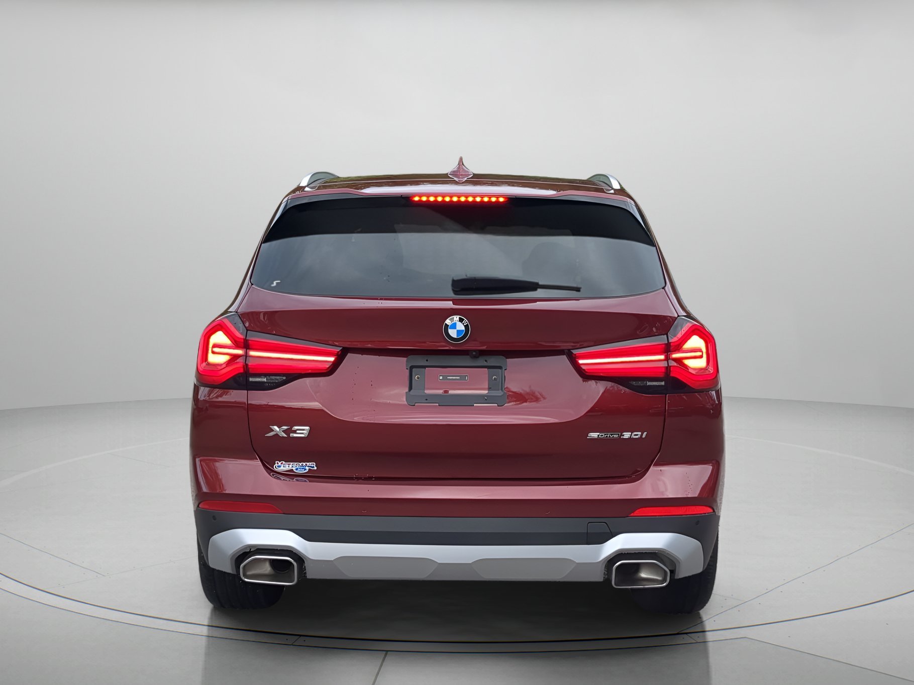 Used 2024 Aventurin Red Metallic BMW sDrive30i image 40