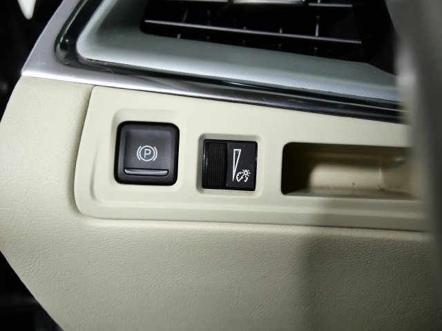 Certified Used 2019 Brown Cadillac Luxury image 24