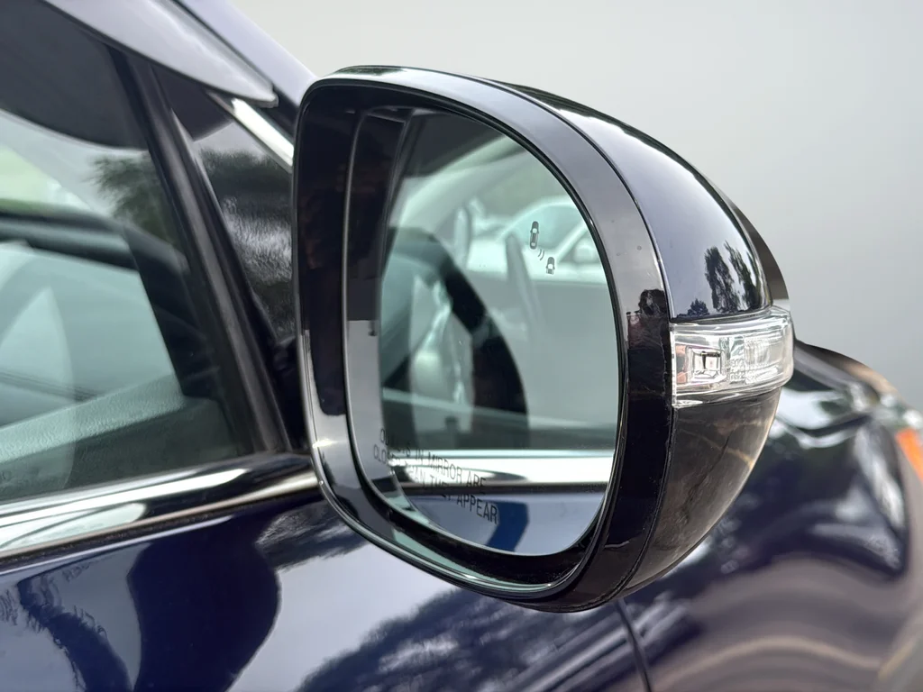 Used 2020 Blue Kia EX image 11