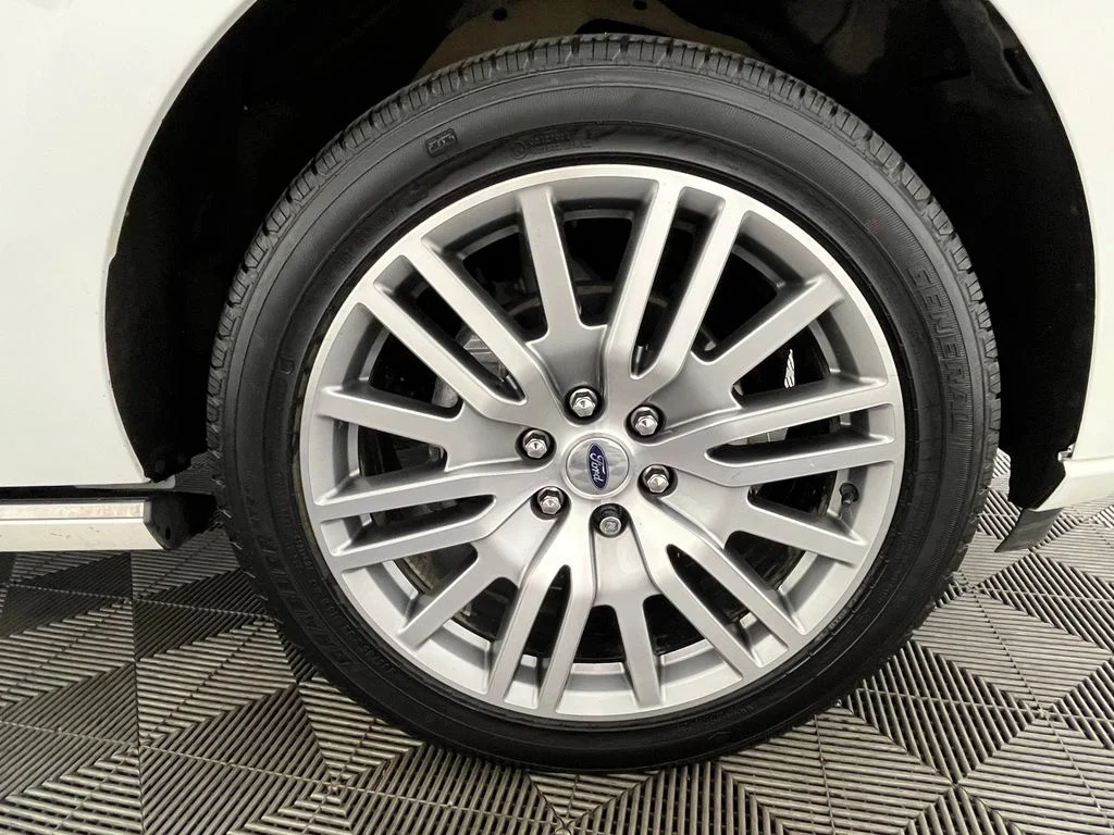 Used 2022 White Ford Platinum image 18