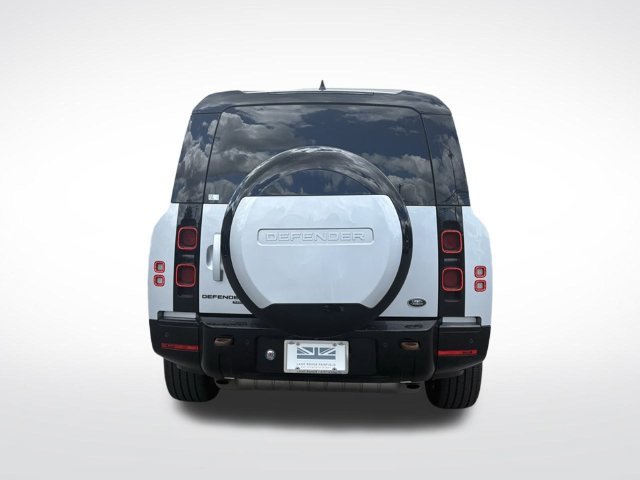Certified Used 2023 Silver Land Rover X-Dynamic SE image 7