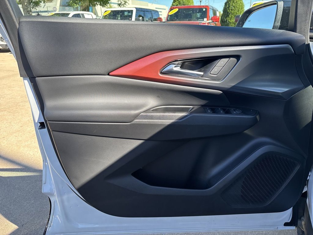 2024 Chevrolet Equinox EV RS - Photo 25