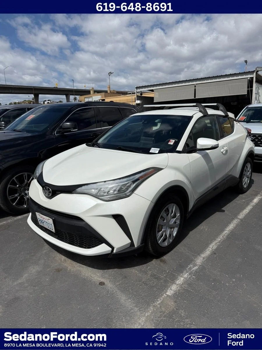 2020 Toyota C-HR LE's photo