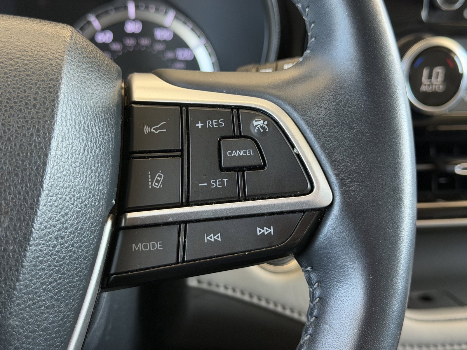 Certified Used 2022 Moon Dust Toyota LE image 16
