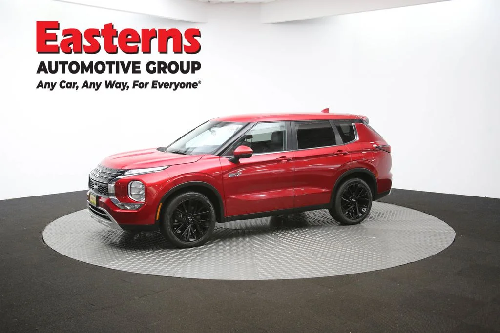 Used 2023 Red Mitsubishi SE image 56