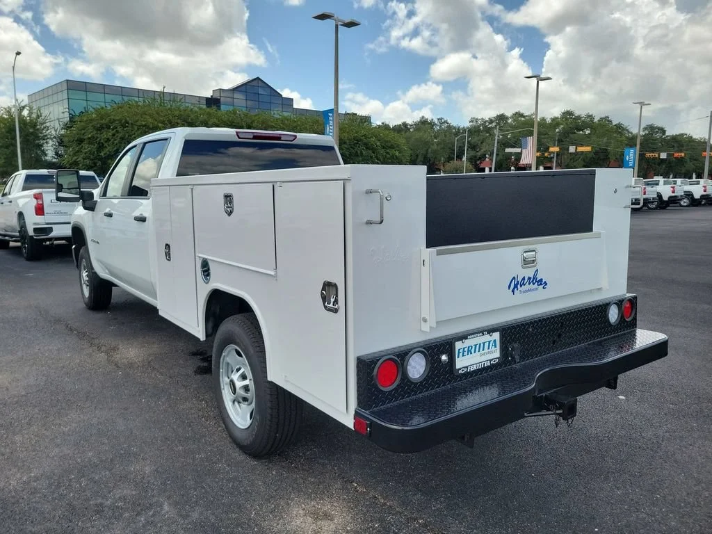 New 2026 Summit White Chevrolet WT image 20