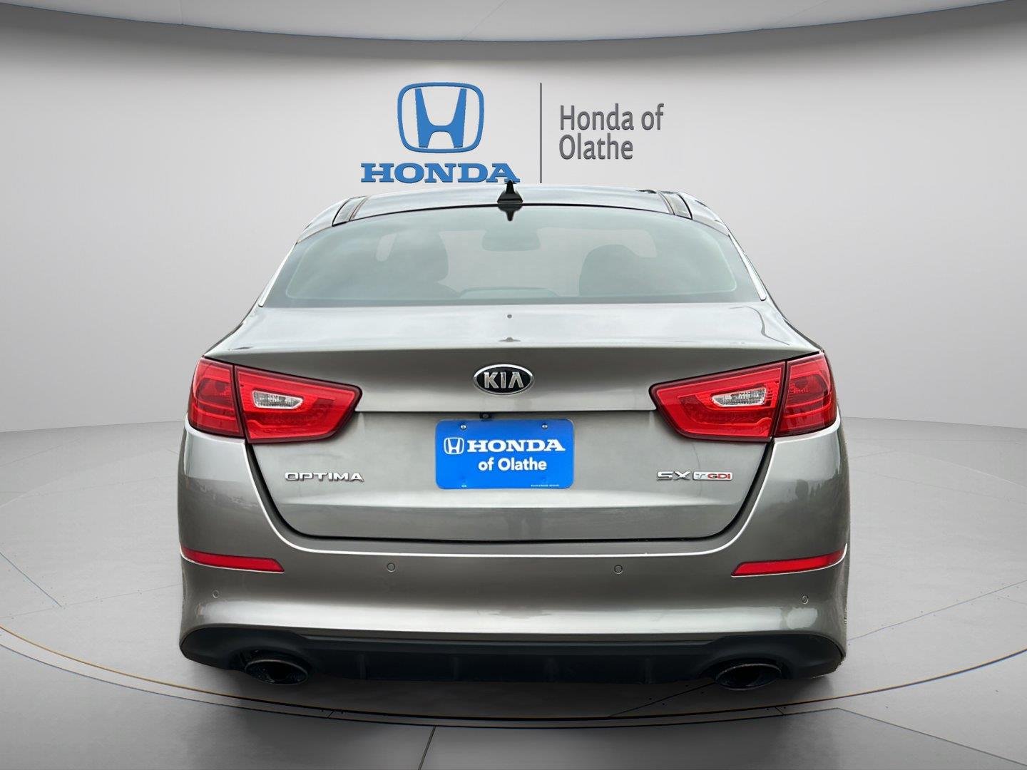 Used 2015 Titanium Kia SX Turbo image 4
