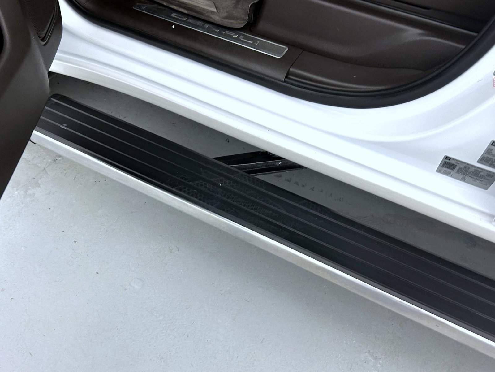 Used 2021 White GMC Denali image 9