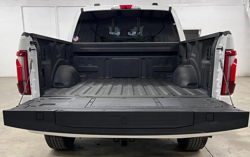 Used 2024 White Ford Platinum image 26