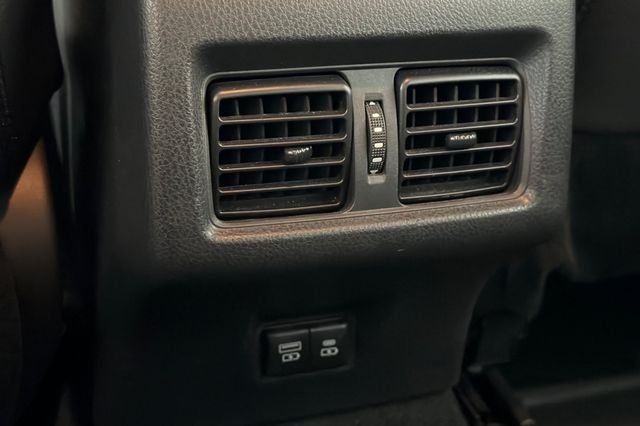 Used 2025 Ice Cap Toyota SE image 18