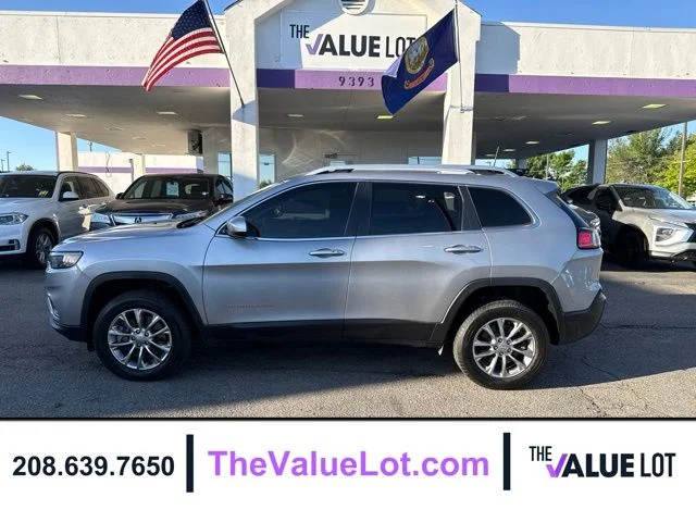 Used 2019 Silver Jeep Latitude Plus image 1
