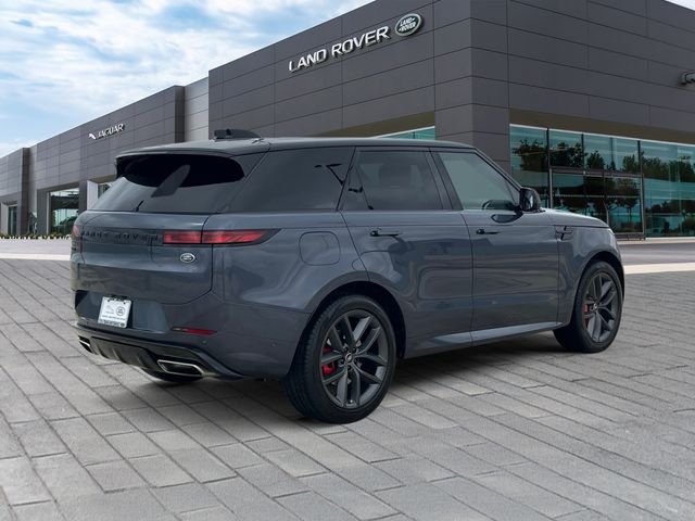 Used 2023 Blue Land Rover SE Dynamic image 5