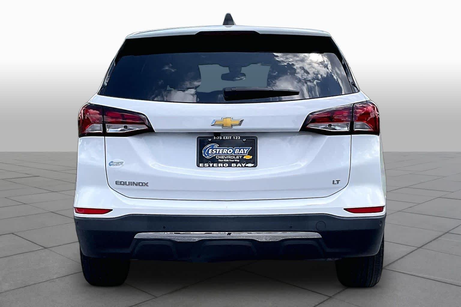 Used 2024 Summit White Chevrolet LT image 5