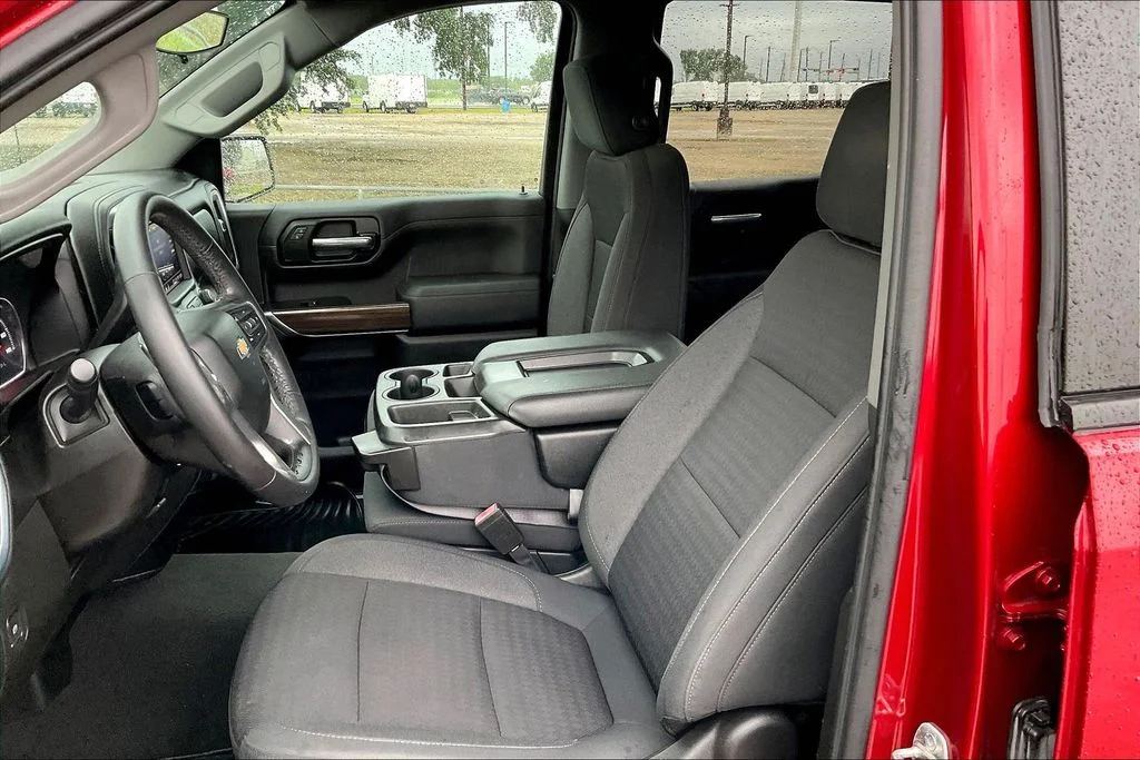 Used 2021 Red Chevrolet LT image 18