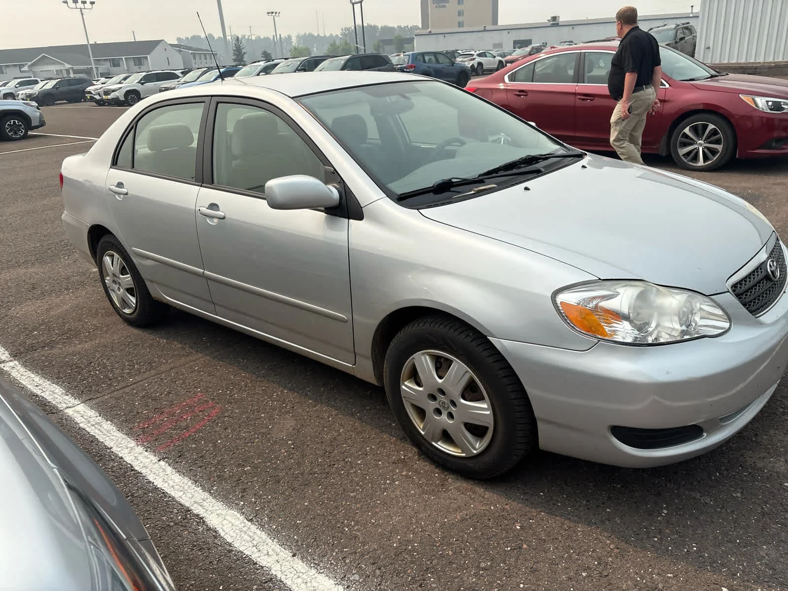 Used 2008 Silver Streak Mica Toyota LE image 4