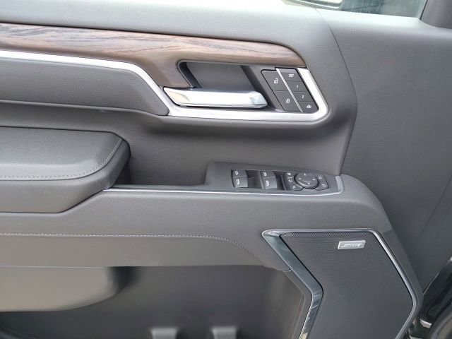 New 2025 Onyx Black GMC SLT image 30