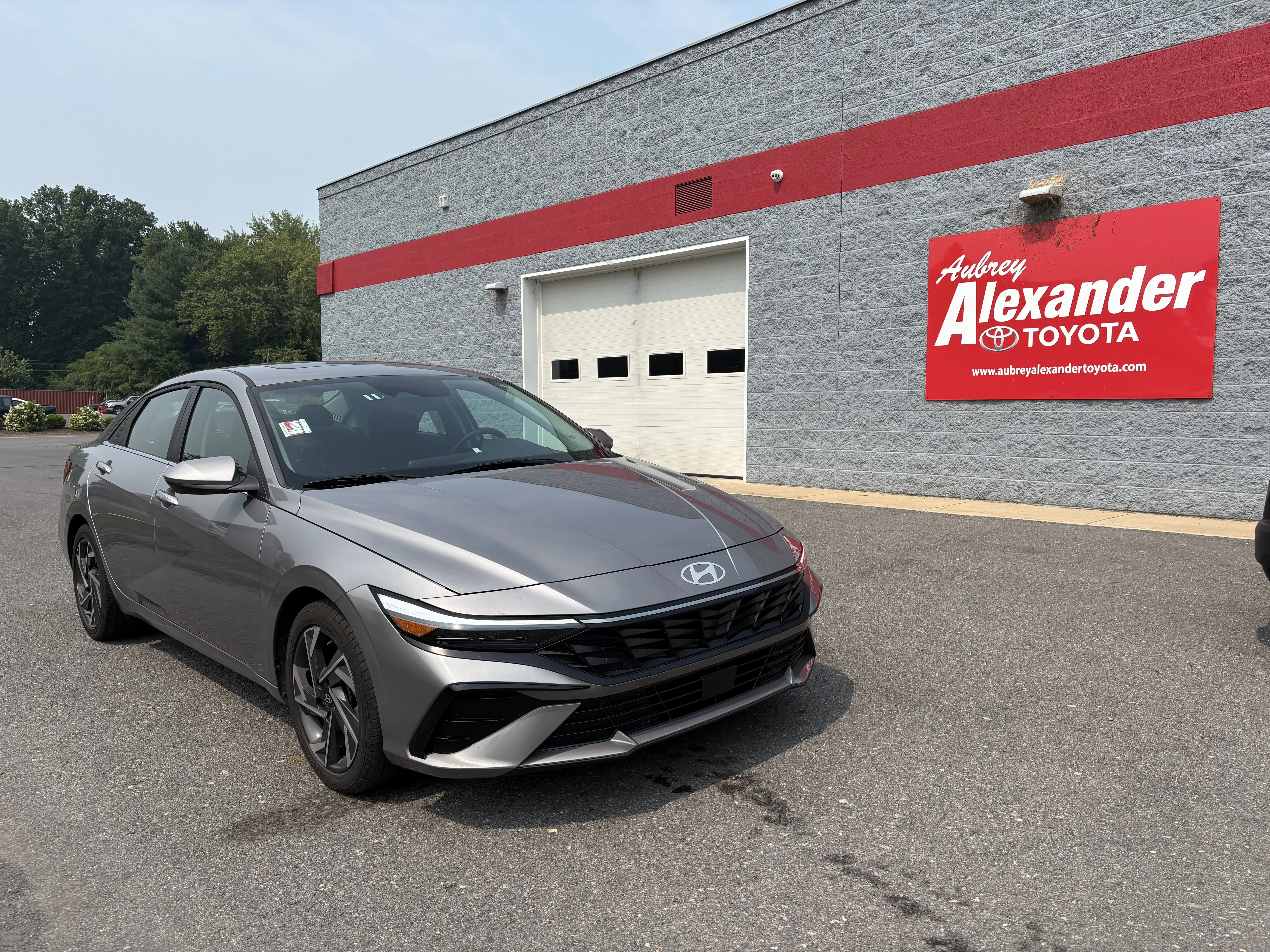 Used 2025 Fluid Metal Hyundai SEL Convenience image 1
