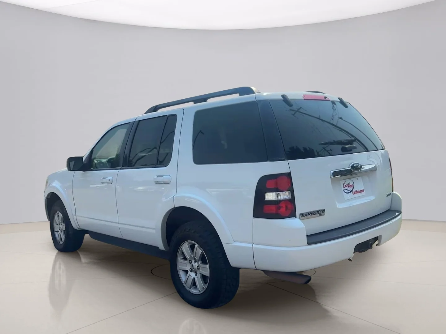 Used 2010 White Ford XLT image 3