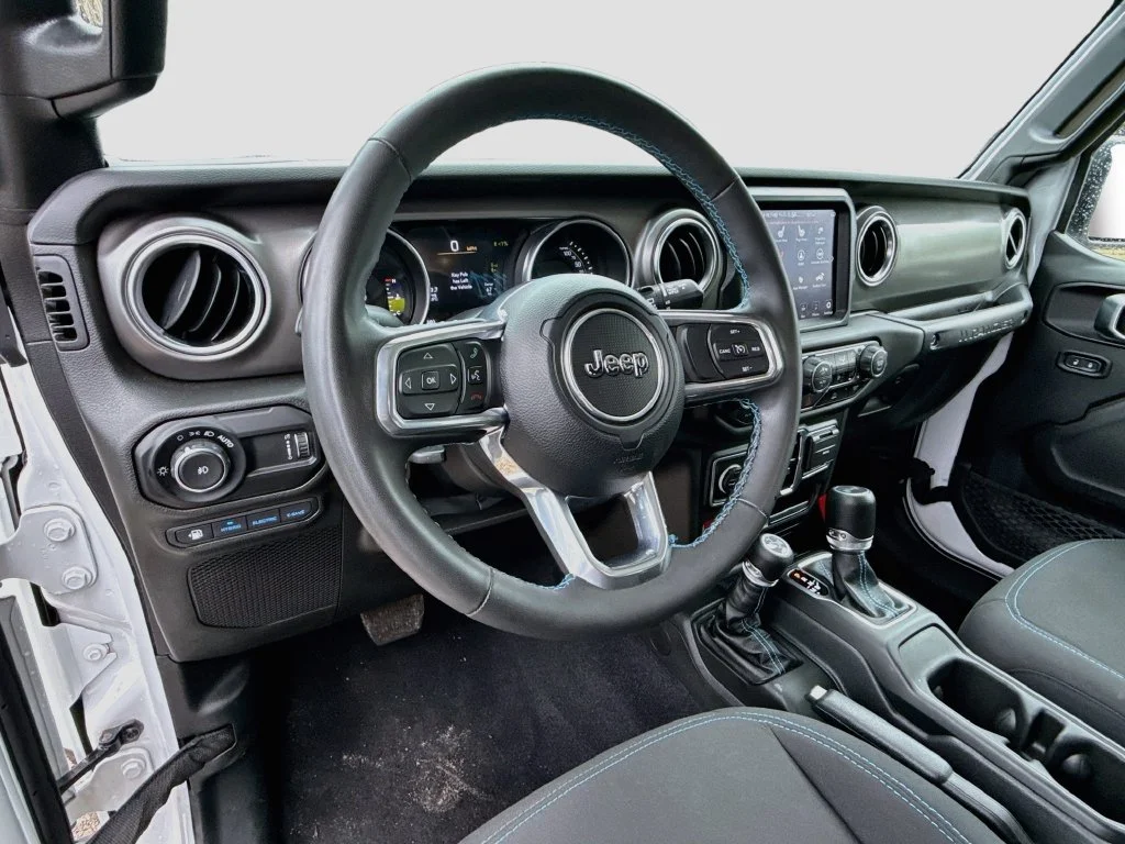 Used 2023 White Jeep Rubicon 4xe image 12