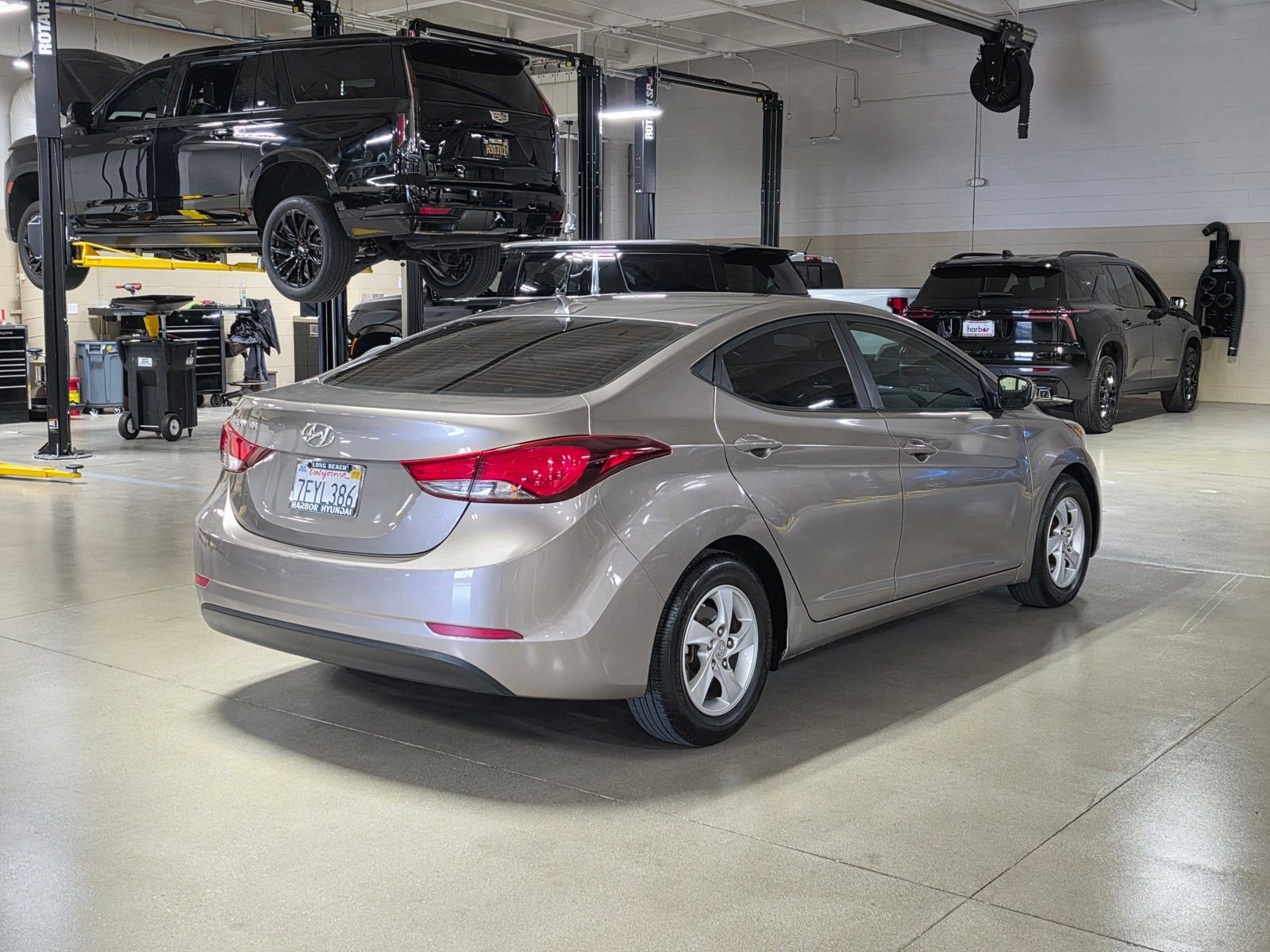 Used 2014 Desert Bronze Hyundai SE image 7