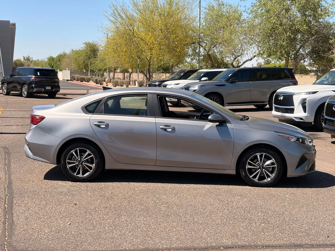 Used 2023 Steel Gray Kia LXS image 7