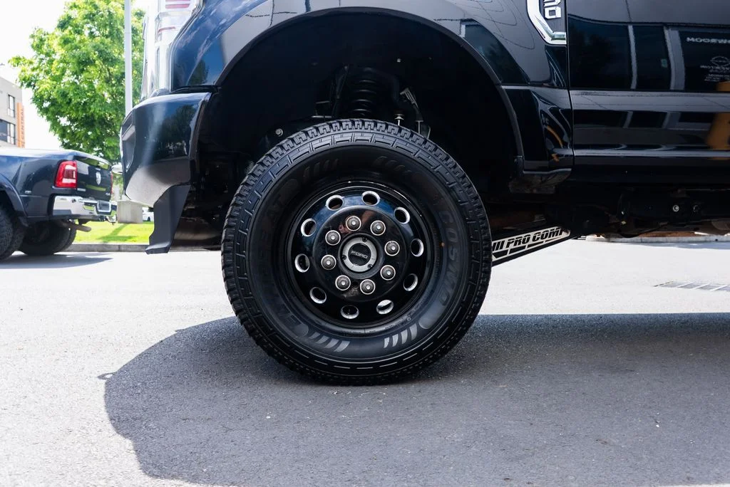 Used 2020 Black Ford Platinum image 7
