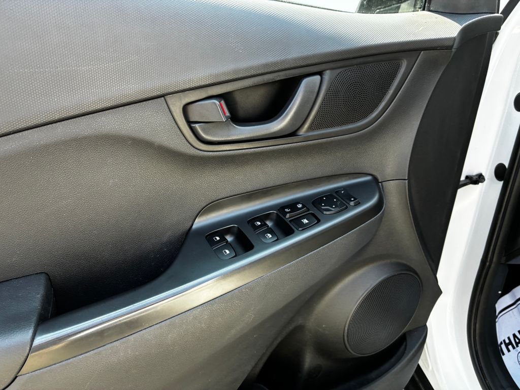 Used 2021 White Hyundai SEL image 10