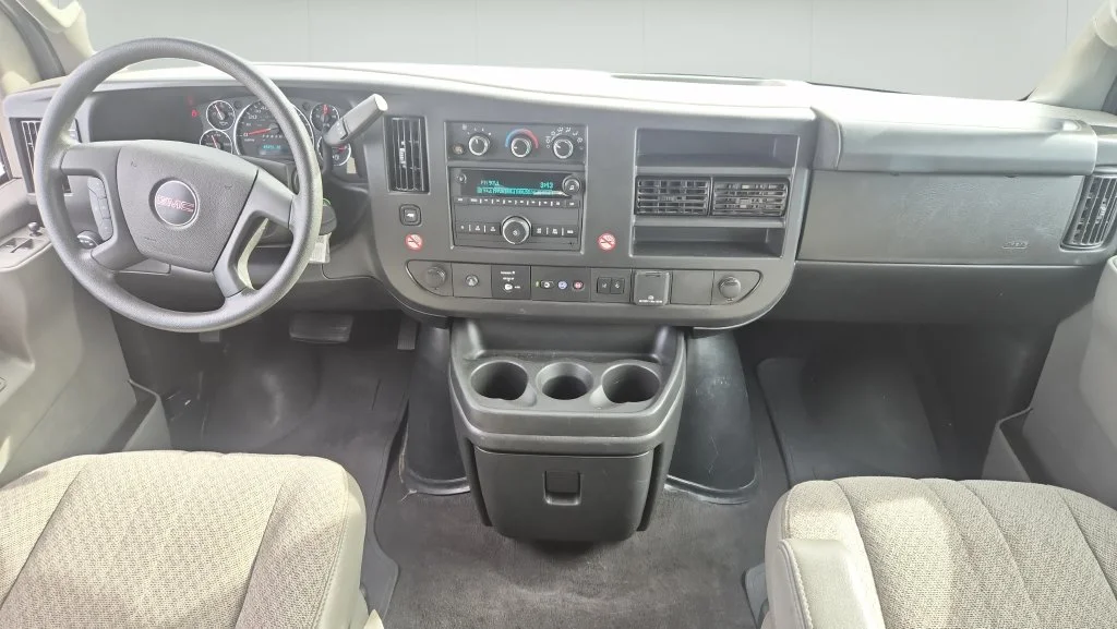 Used 2025 White GMC LT image 12