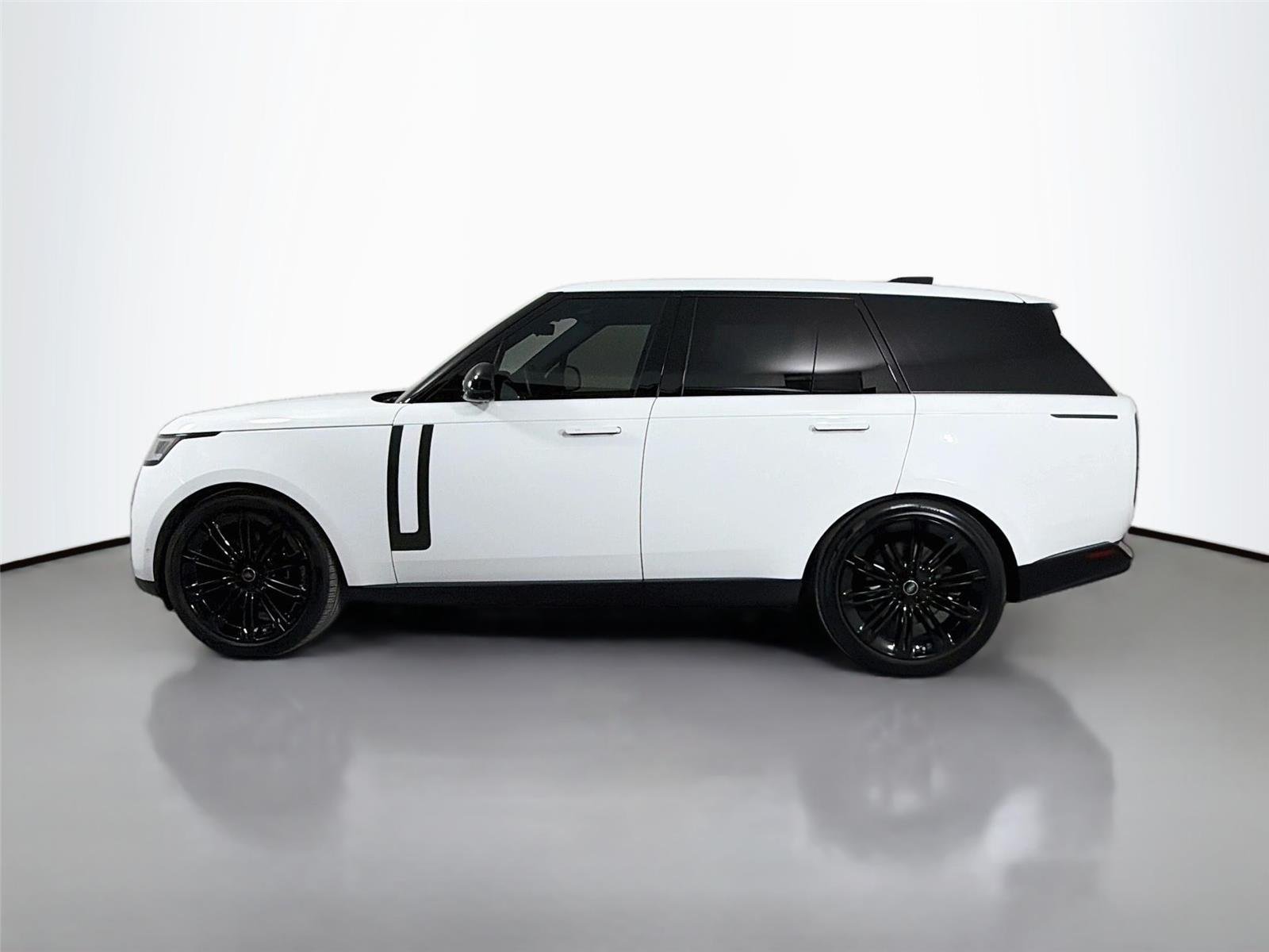 2025 Land Rover Range Rover SE - Photo 8