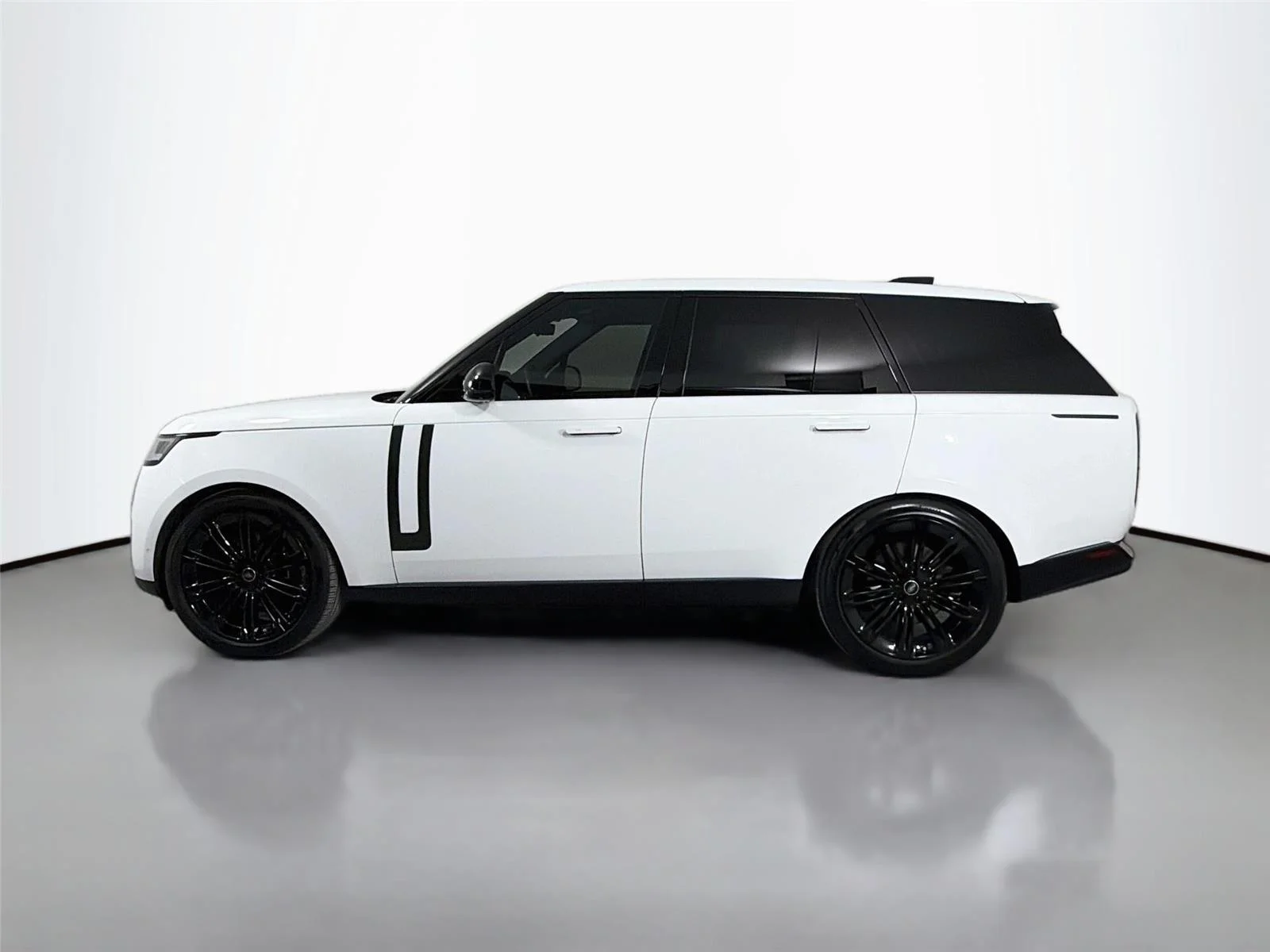 2025 Land Rover Range Rover SE - Photo 8