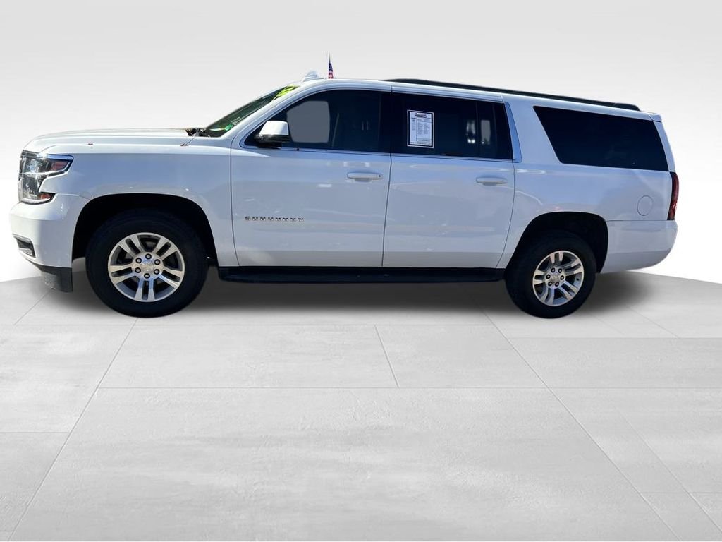 2018 Chevrolet Suburban LT photo 2
