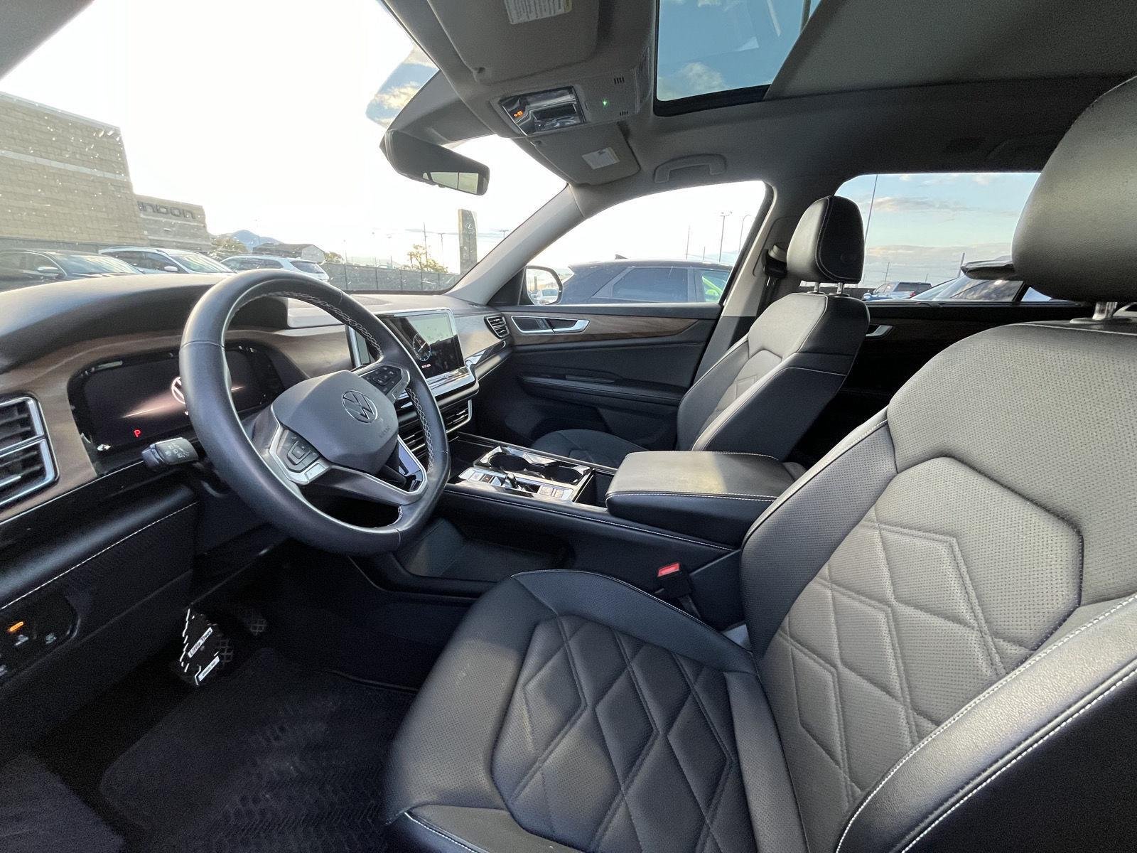 2024 Volkswagen Atlas SE w/Tech - Photo 7