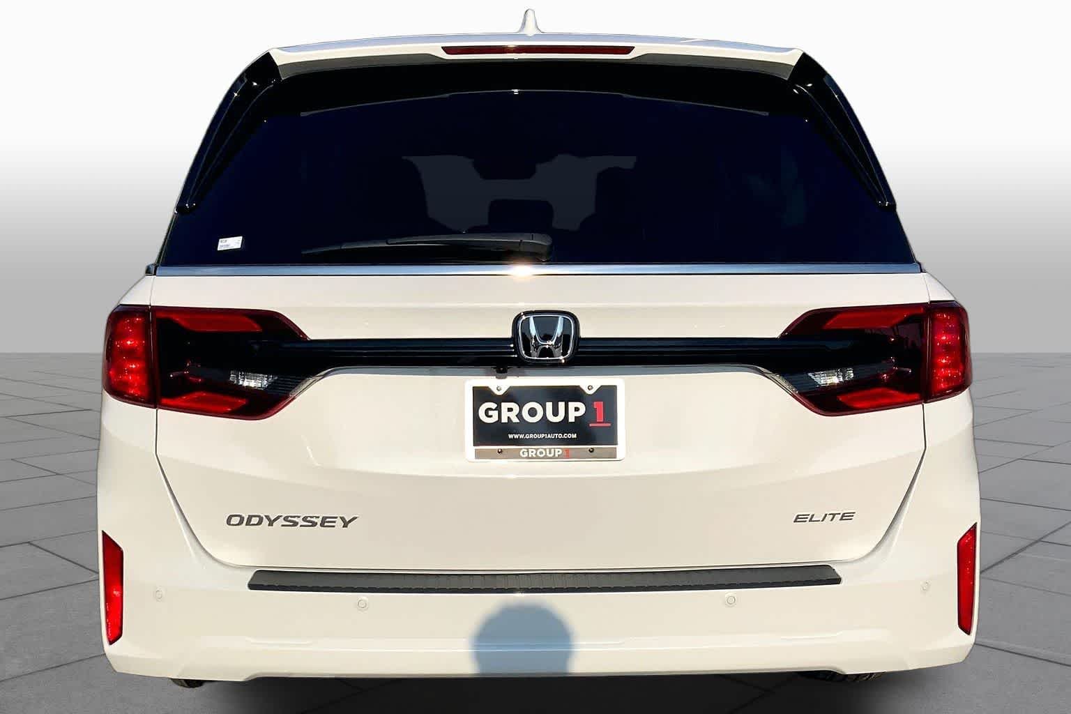 New 2027 Platinum White Pearl Honda Elite image 4