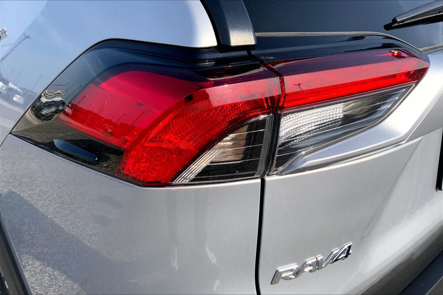 Used 2025 Silver Sky Metallic Toyota XLE image 28