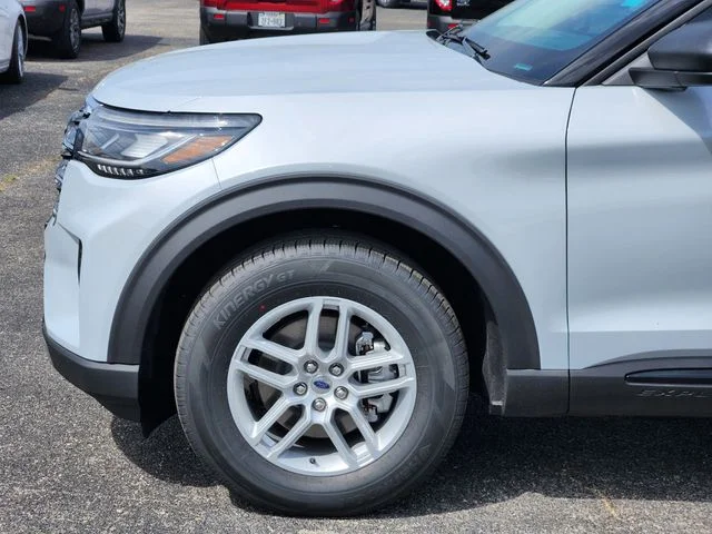 New 2026 Space White Metallic Ford Active image 9